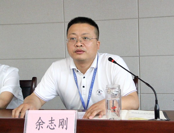 余院長(zhǎng)_副本.jpg